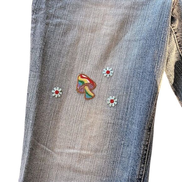 L.e.i. Sophia Hiphugger Flares Patchwork Jeans - Picture 7 of 9